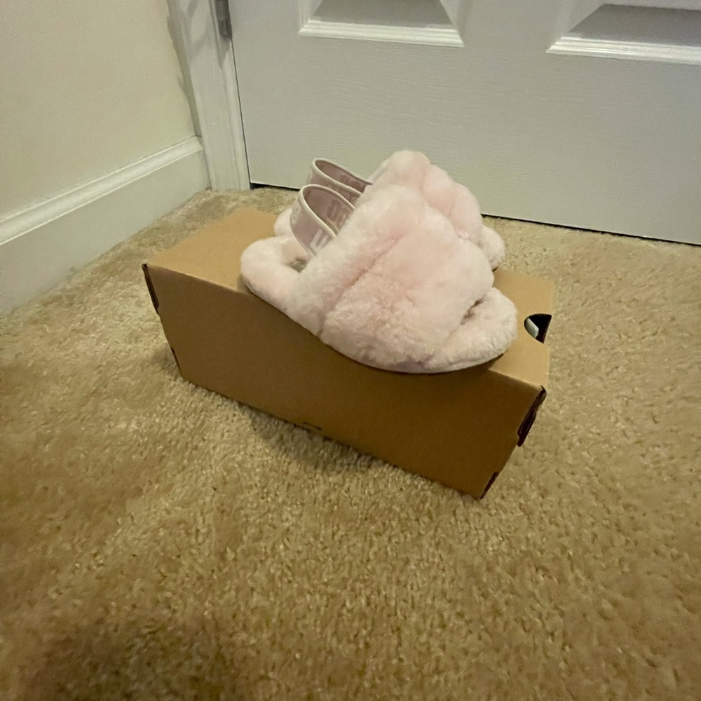 UGG fluff yeah slide